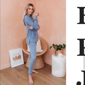 VICI hit snooze jogger and sweatshirt set size small